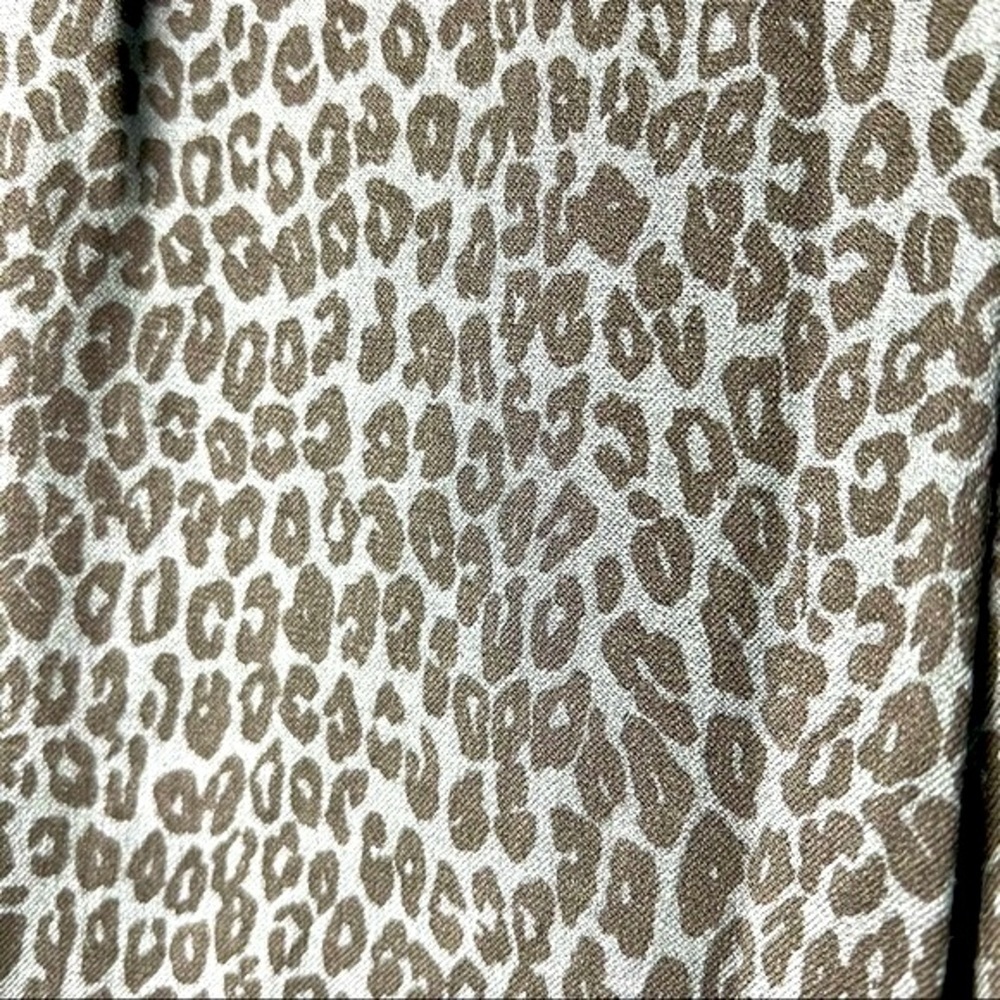 Time and Tru Gray Black Animal Leopard Print Comfort Cropped Pants NWT Plus Sz18 - Picture 6 of 16
